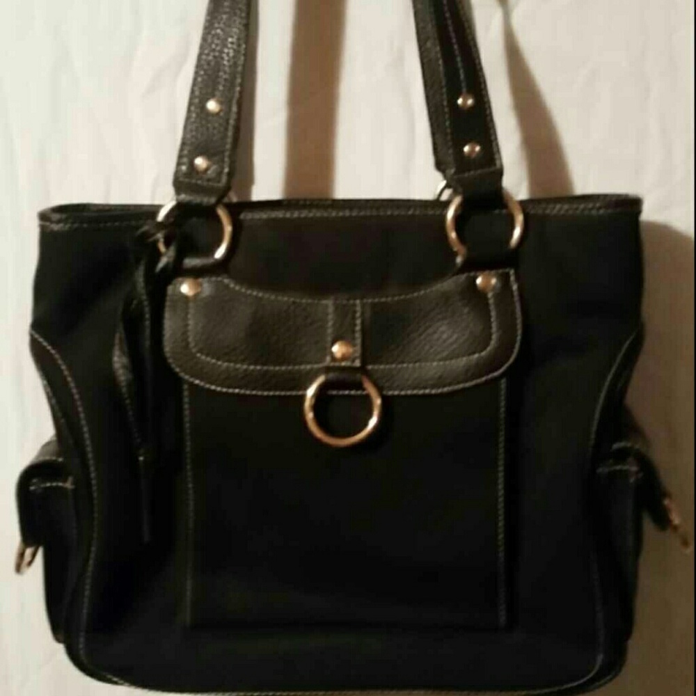 MAXX NEW YORK BLK. HANDBAG
